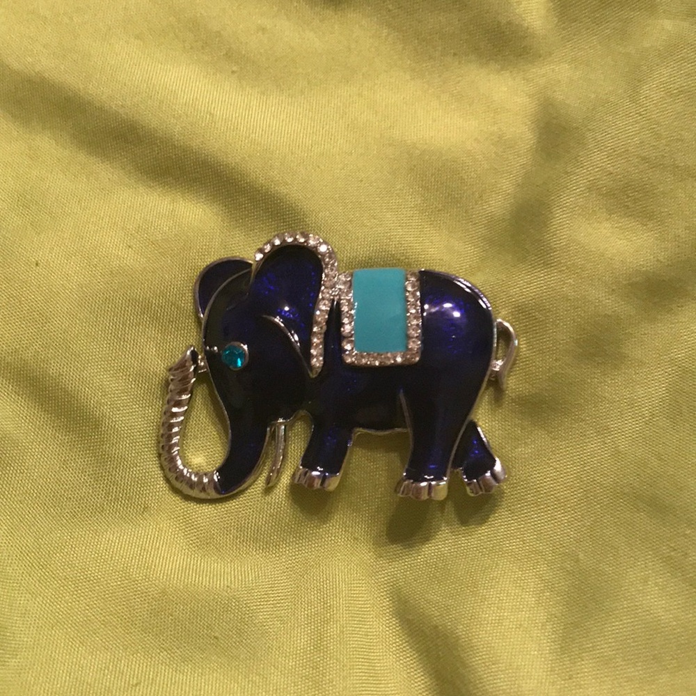 Elephant Pin - Picture 3 of 6